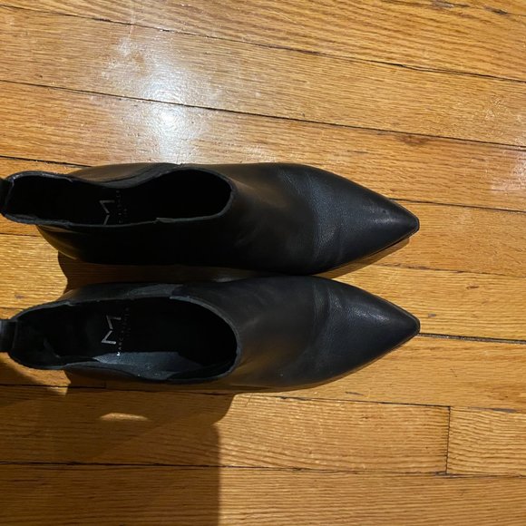 Marc Fisher Shoes - Picture 3 of 5